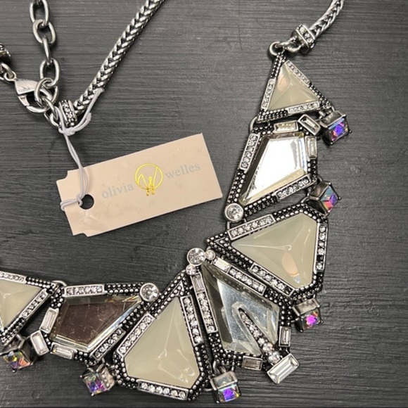 Olivia Welles Silver-Tone Iridescent Crystal Bib Necklace NWT - Picture 4 of 4